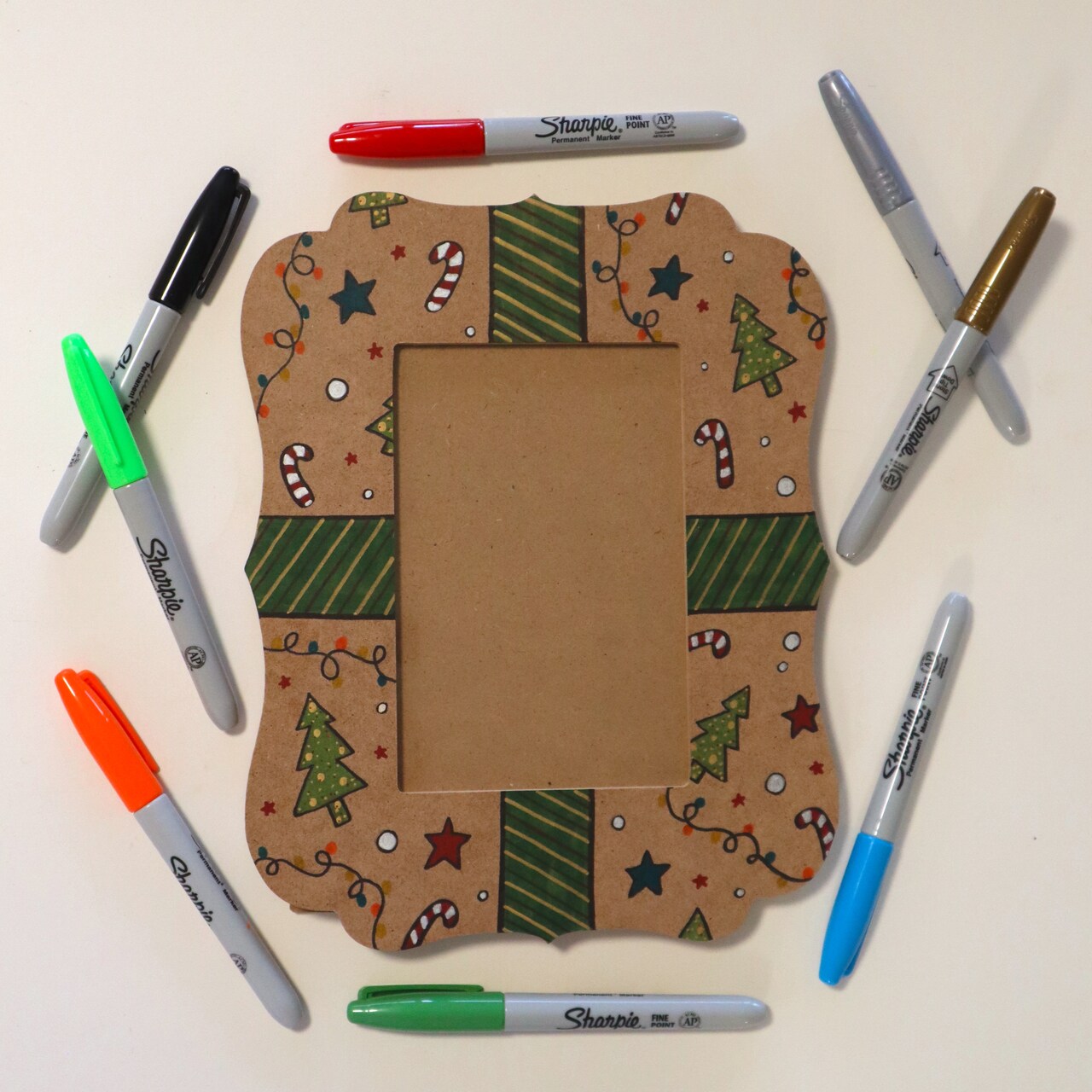 Michael's Sharpie® Holiday Class 2023: Picture Frame Art with Sharpie® Markers!